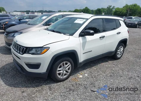 2018 Jeep Compass из США, поврежденный, VIN 3C4NJCAB0JT124679